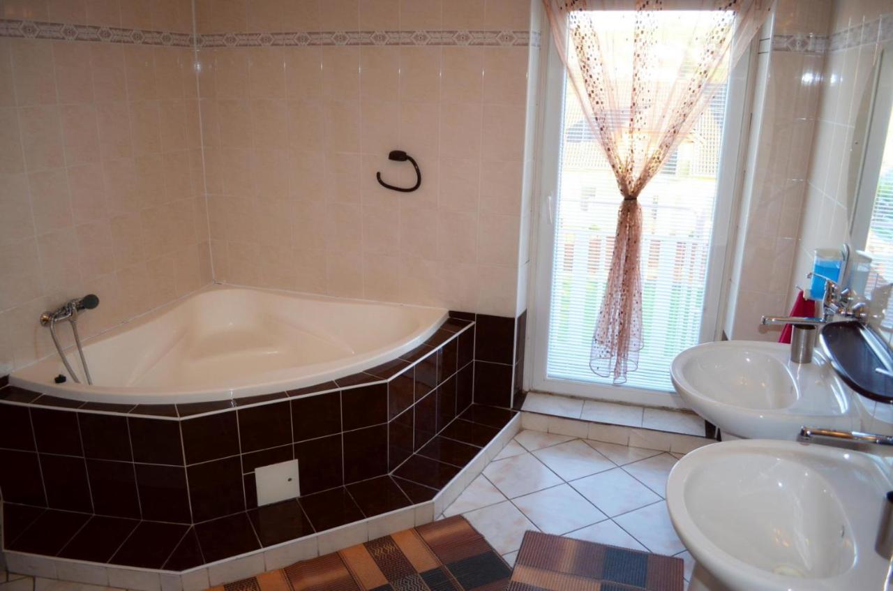 Apartmany Riviera A Chalupa Riviera Liptov, Bešeňová Kültér fotó