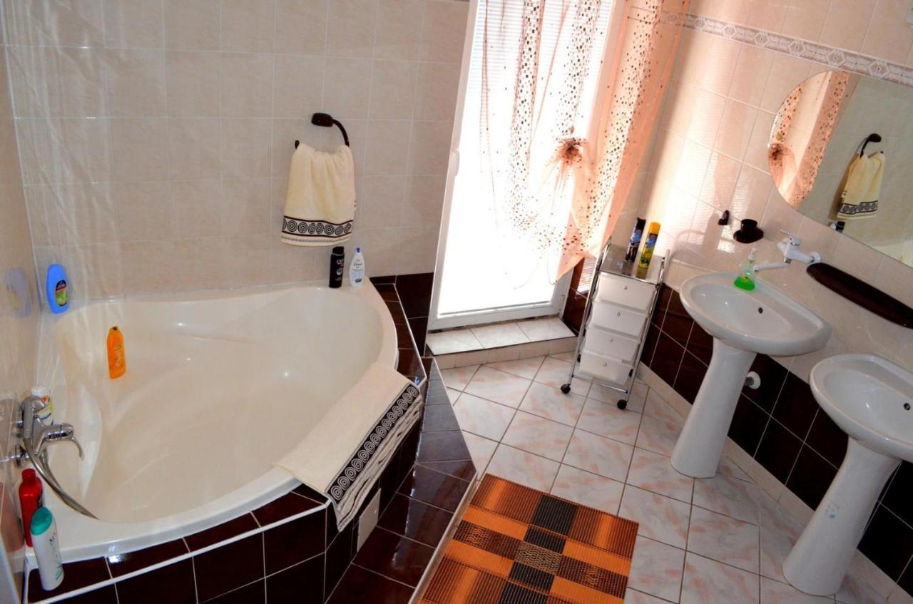 Apartmany Riviera A Chalupa Riviera Liptov, Bešeňová Kültér fotó