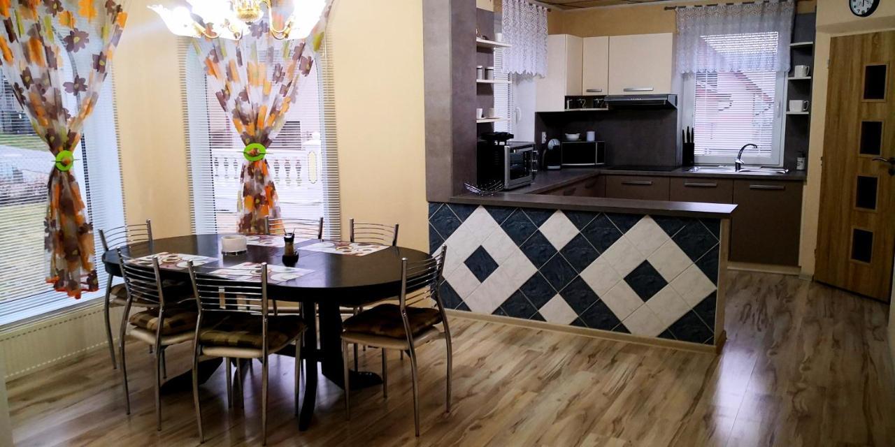 Apartmany Riviera A Chalupa Riviera Liptov, Bešeňová Kültér fotó