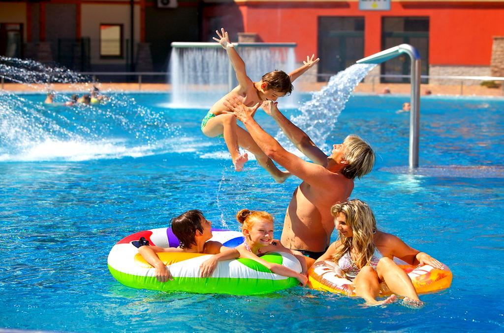 Apartmany Riviera A Chalupa Riviera Liptov, Bešeňová Kültér fotó